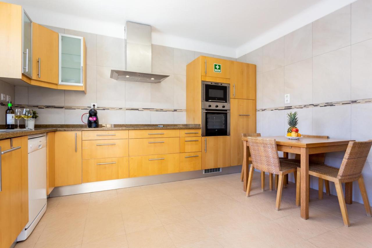 Best Guest Residence Lagos Bagian luar foto