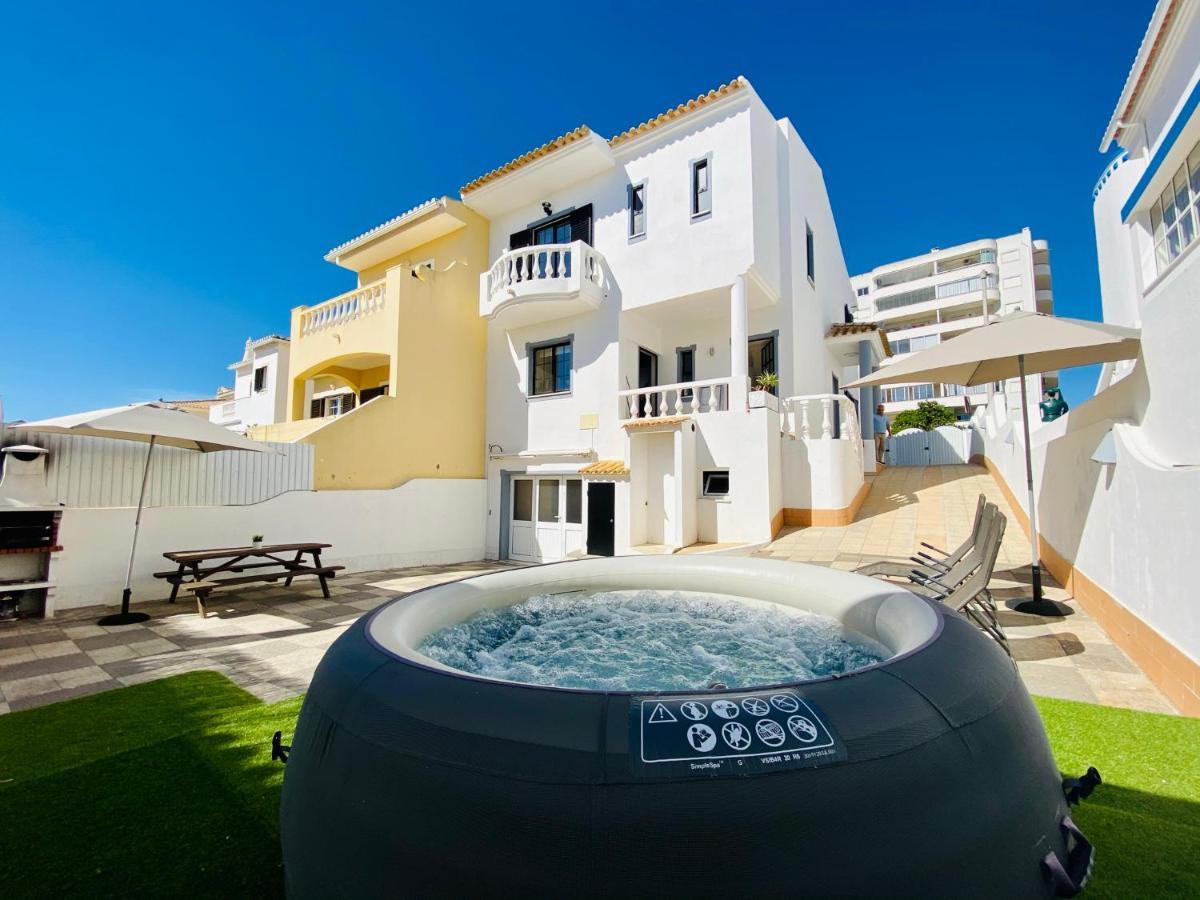 Best Guest Residence Lagos Bagian luar foto