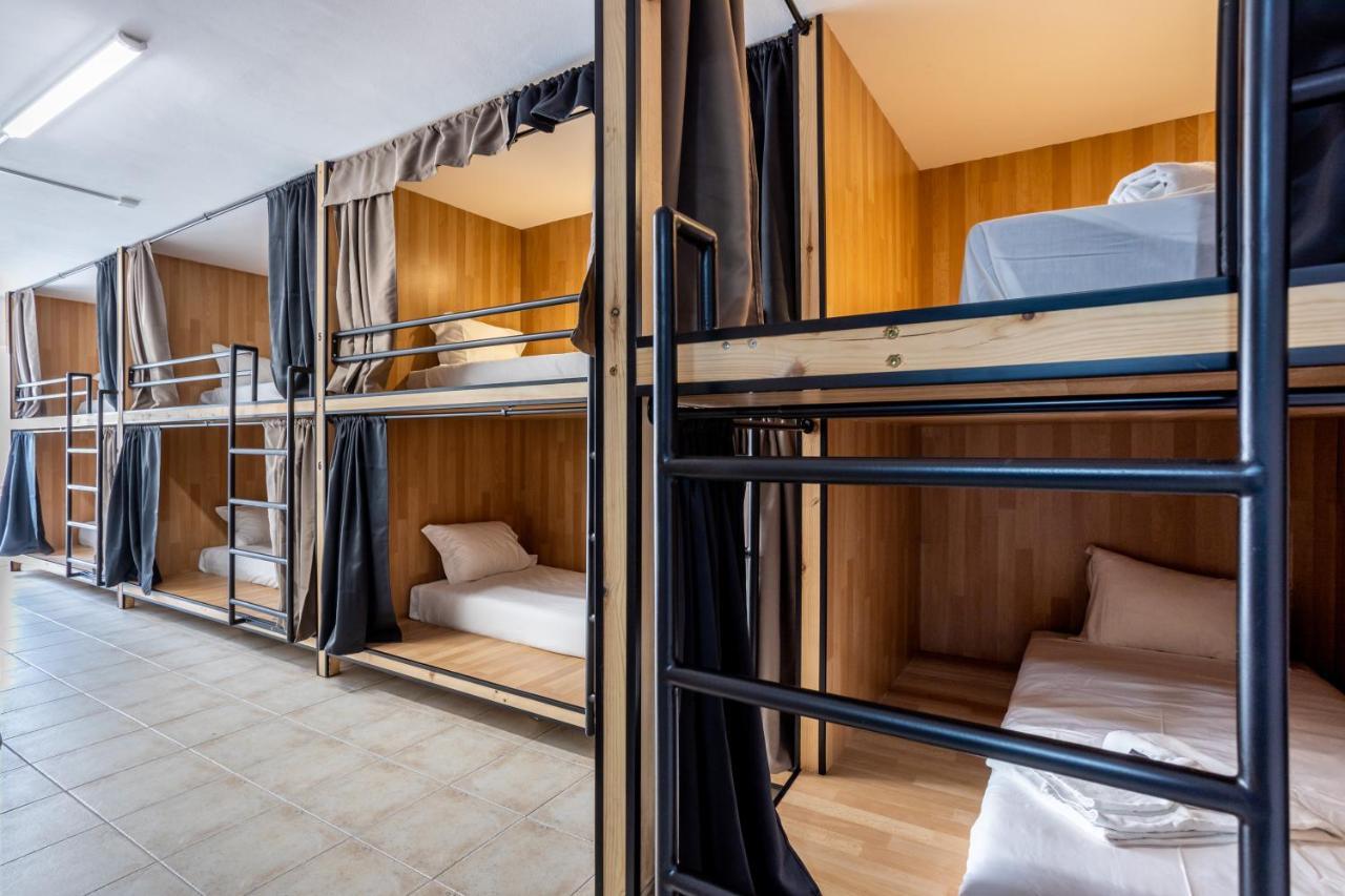 Best Guest Residence Lagos Bagian luar foto