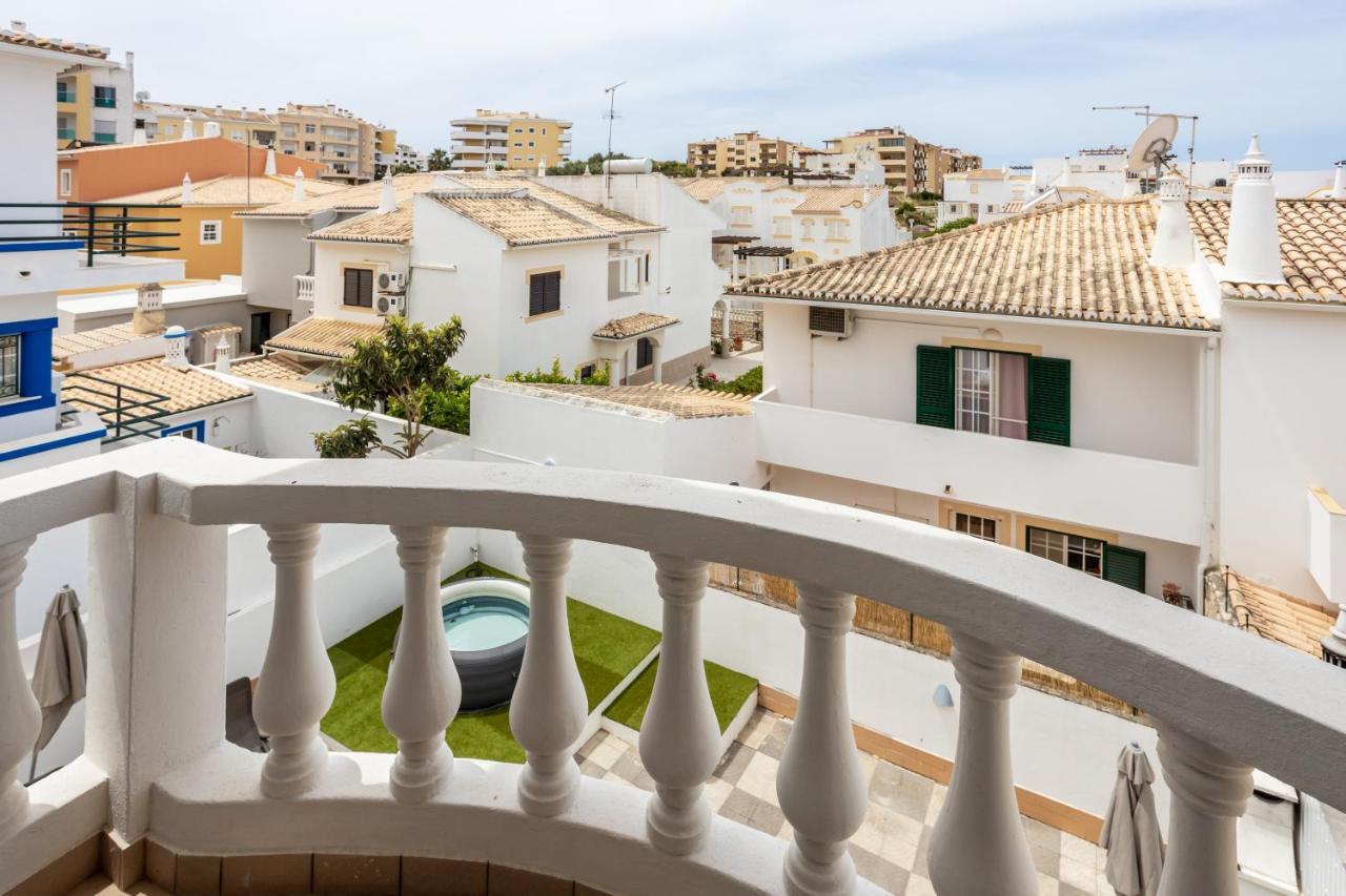Best Guest Residence Lagos Bagian luar foto