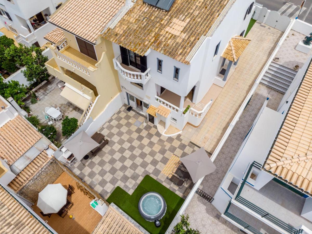 Best Guest Residence Lagos Bagian luar foto