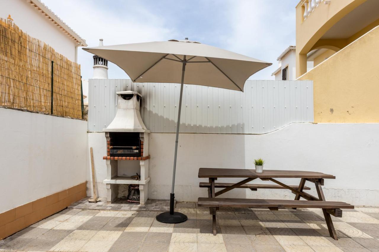 Best Guest Residence Lagos Bagian luar foto