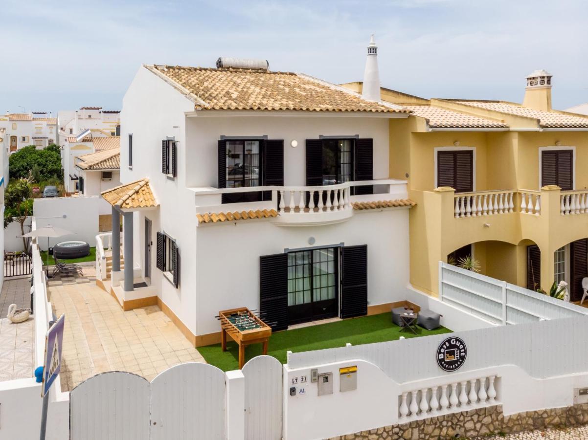 Best Guest Residence Lagos Bagian luar foto
